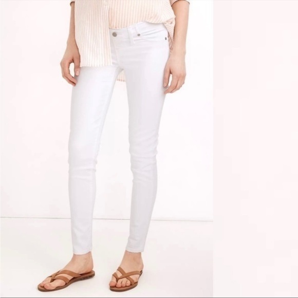 Madewell Maternity Side-Panel Skinny Jeans in Pure White: Adjustable Edition - Picture 5 of 11